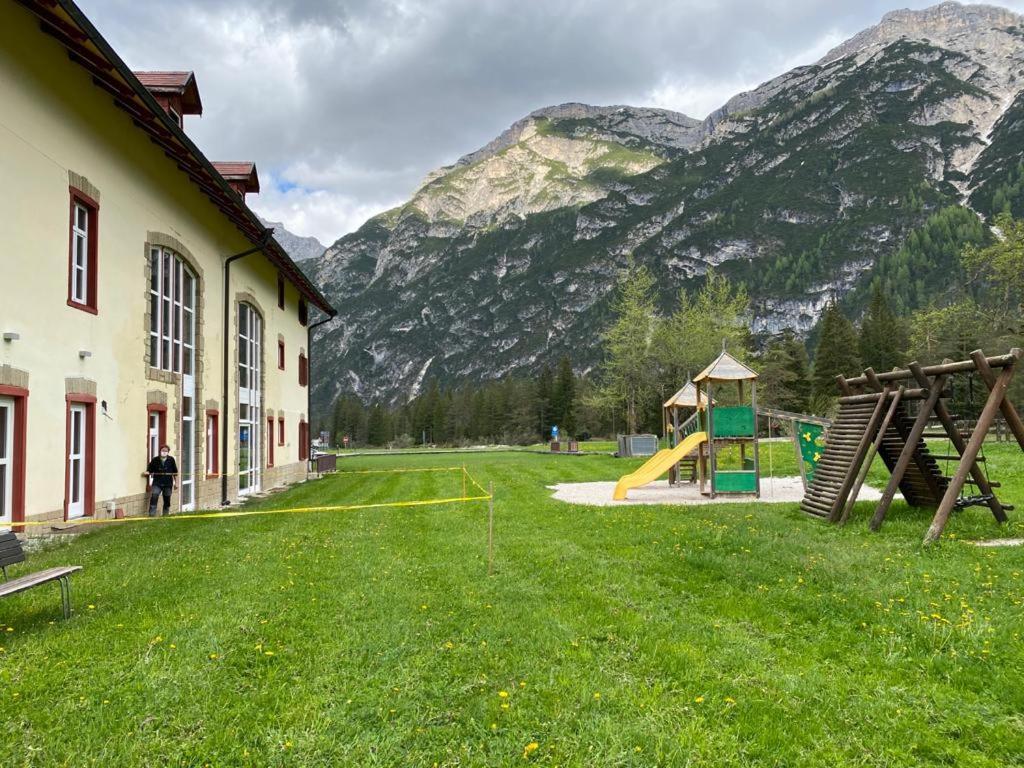 Delizioso Monolocale Lägenhet Toblach Exteriör bild